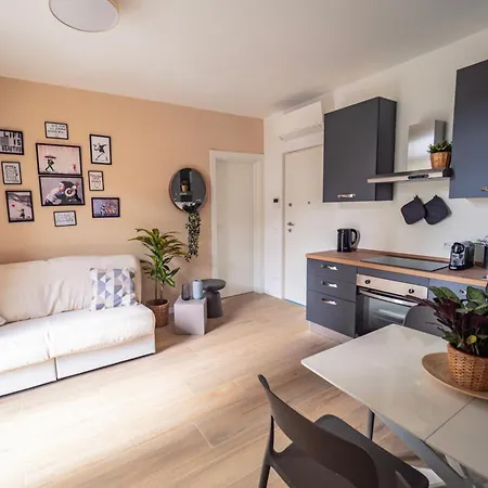Domus Apartment