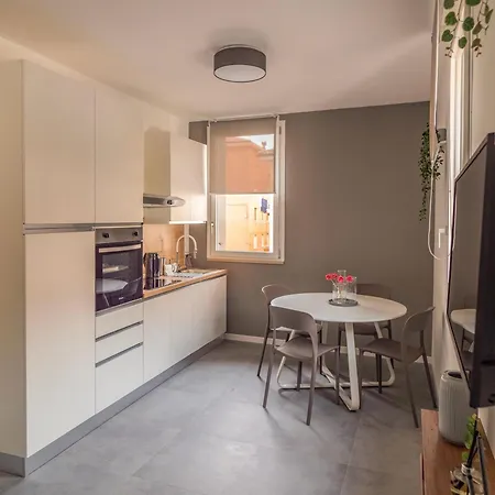 Domus Apartment